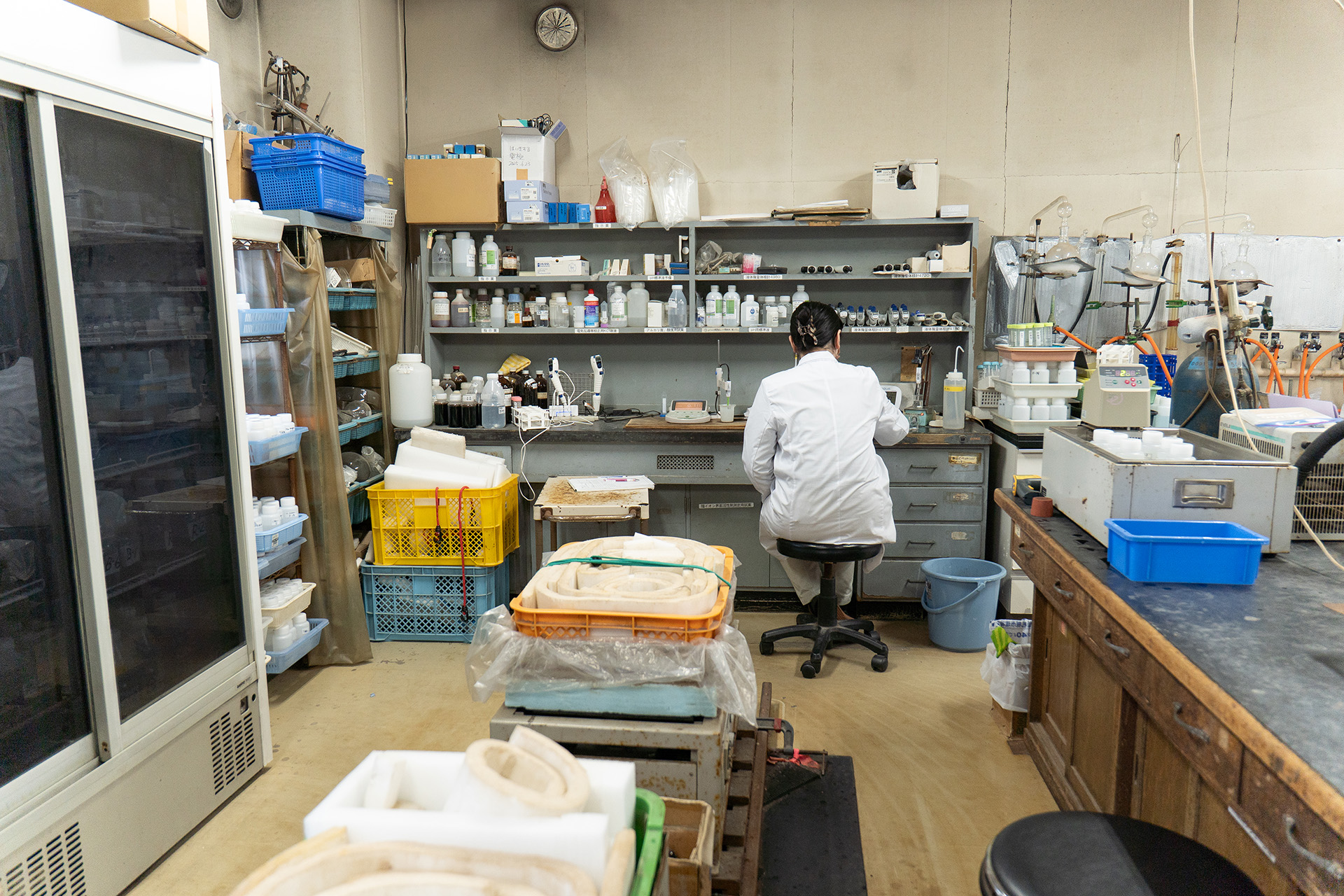 野外化学株式会社 職場の様子