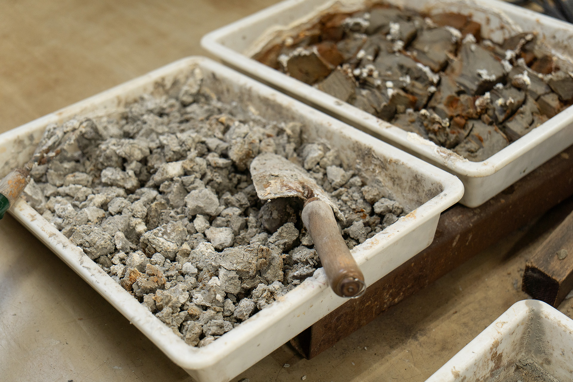 野外化学株式会社 職場の様子